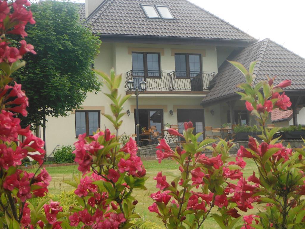 Willa Dabrowa Dąbrówno Esterno foto